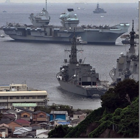 英空母クイーンエリザベスが米軍横須賀基地へ入港、市民団体が抗議。